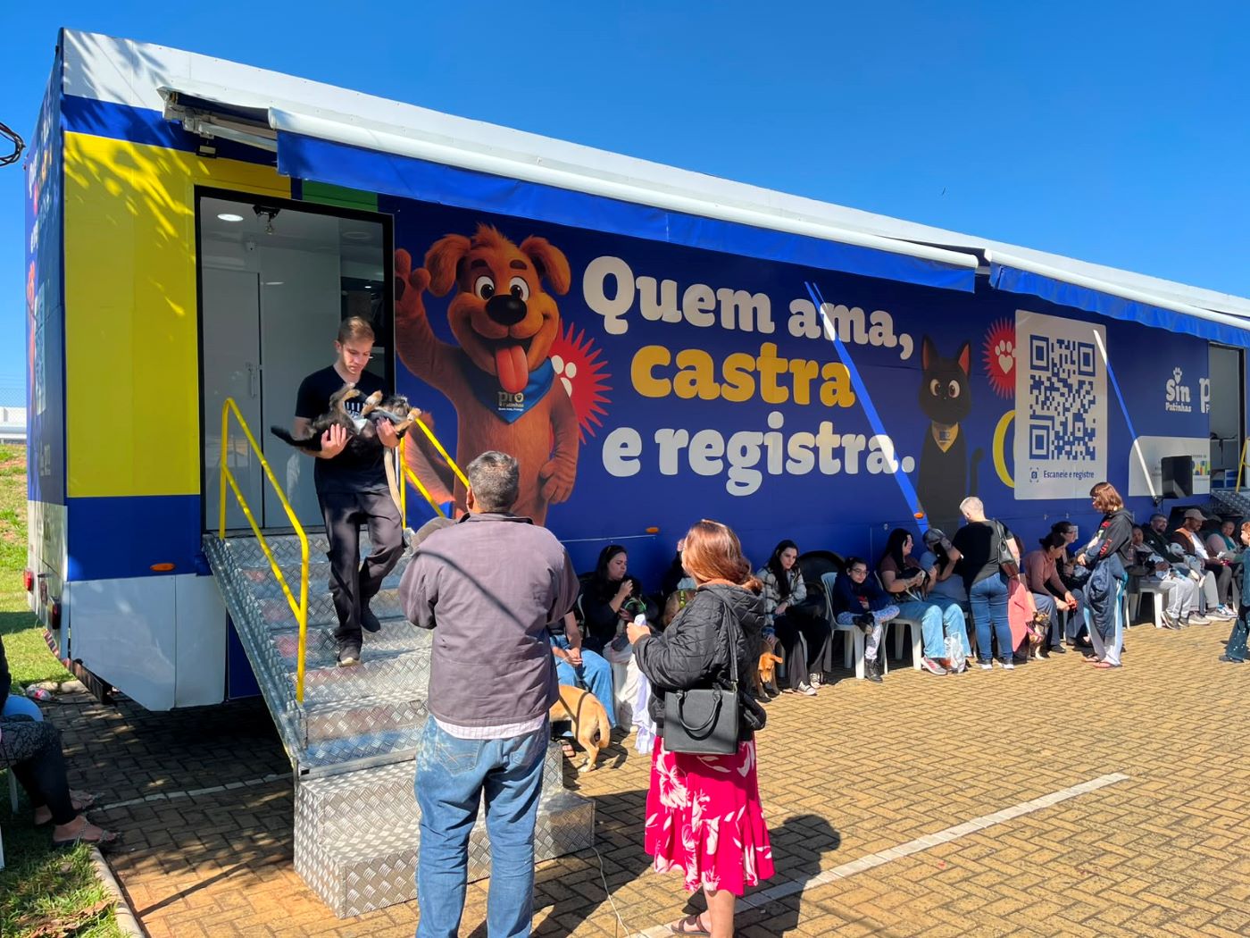 Castramóvel atendeu 600 animais em ação realizada em Catanduva; iniciativa foi da vereadora Laura Luiza Protetora