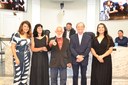 Em clima descontraído, Câmara de Catanduva entrega Medalha 14 de Abril ao protetor dos animais Beto Tropeiro