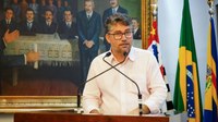 Entre homenagens e fiscalização: Gleison Begalli usa a tribuna e destaca cultura, reconhecimento e cobra transparência em eventos públicos