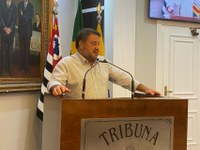 Presidente da Câmara usa a Tribuna e protesta contra decisão da Justiça em desfavor da Associação Bom Pastor