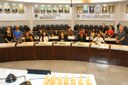 Taise Braz recebe alunos do Senac e apresenta o funcionamento diário dos setores da Câmara Municipal